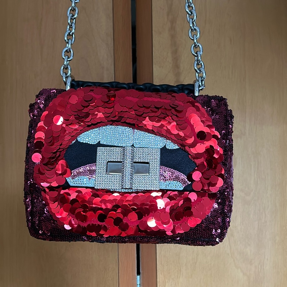 TOM FORD Sequin Kiss Natalia Shoulder Bag in Red & Black. Prestine Condition